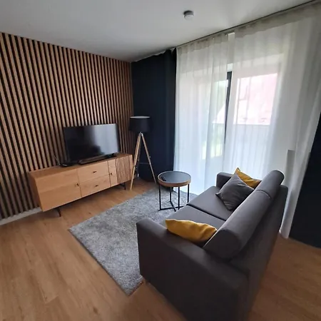 Javorna Apartment Cachrov