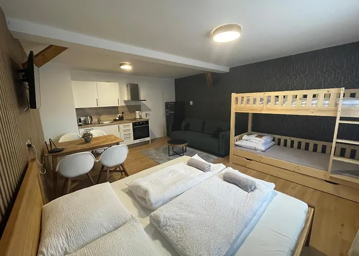 Javorná Apartamento *